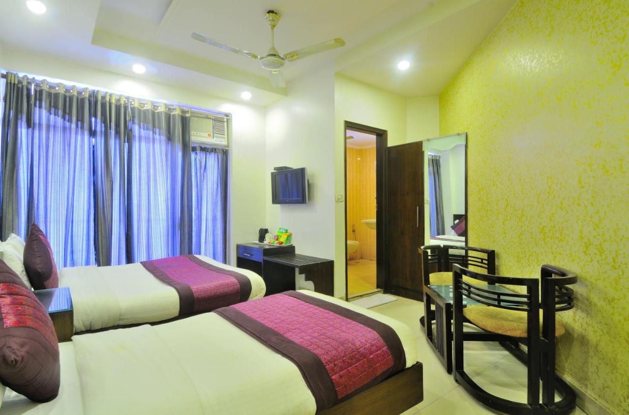 Hotel Maya 'New Delhi' Экстерьер фото